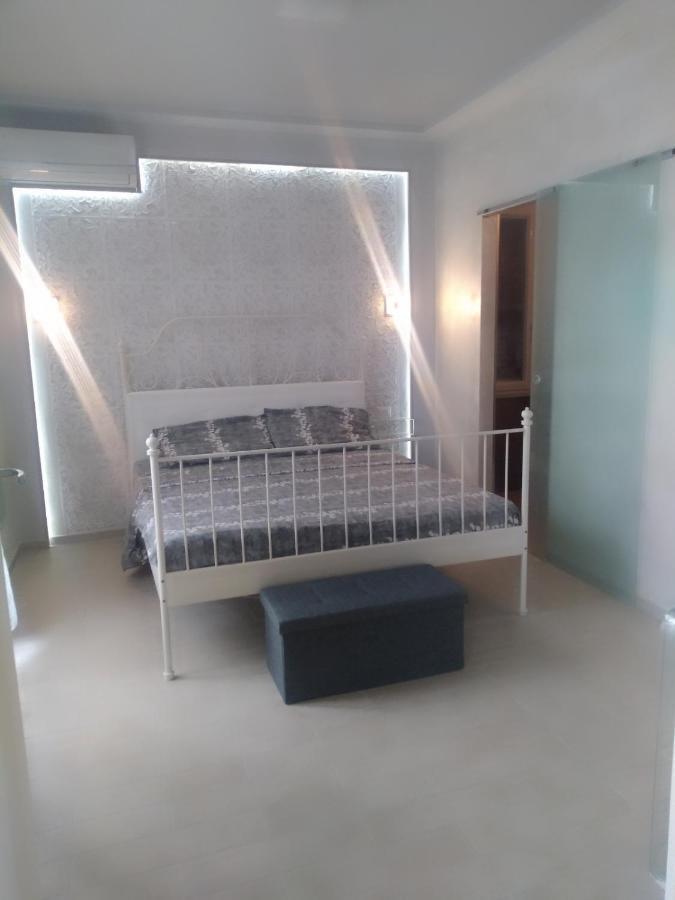 Rosilienza Suites Private Spa, Patio Garden Free Trasfer To & From Airport Фьюмичино Экстерьер фото