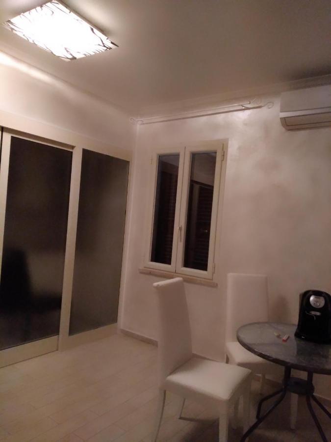 Rosilienza Suites Private Spa, Patio Garden Free Trasfer To & From Airport Фьюмичино Экстерьер фото